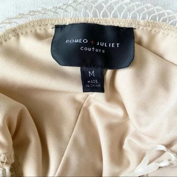 Romeo + Juliet Couture Double V Neck Midi Dress - Picture 11 of 14